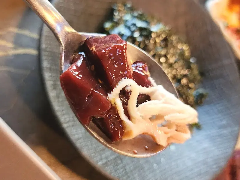 신선한 간과 천엽을 한입에