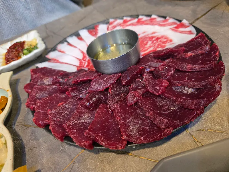 환상적인 뭉티기와 차돌박이의 만남