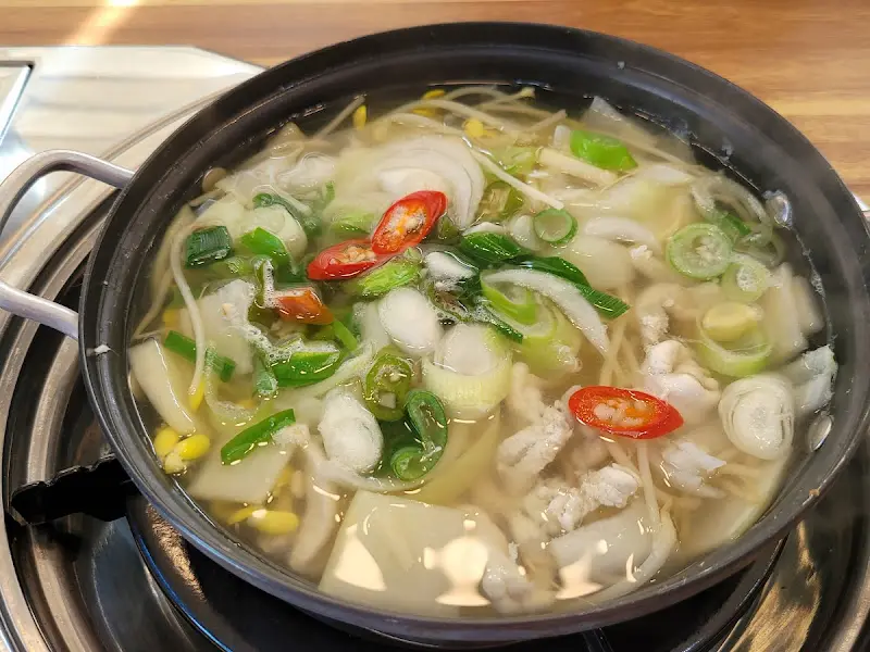 시원하고 칼칼한 오징어 내장탕