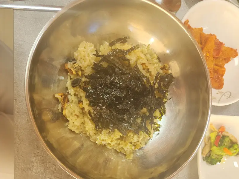 고소하고 짭짤한 홍따밥