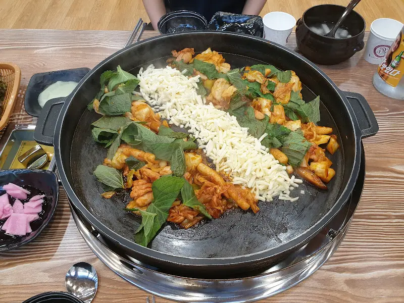 닭갈비 익어가는 모습