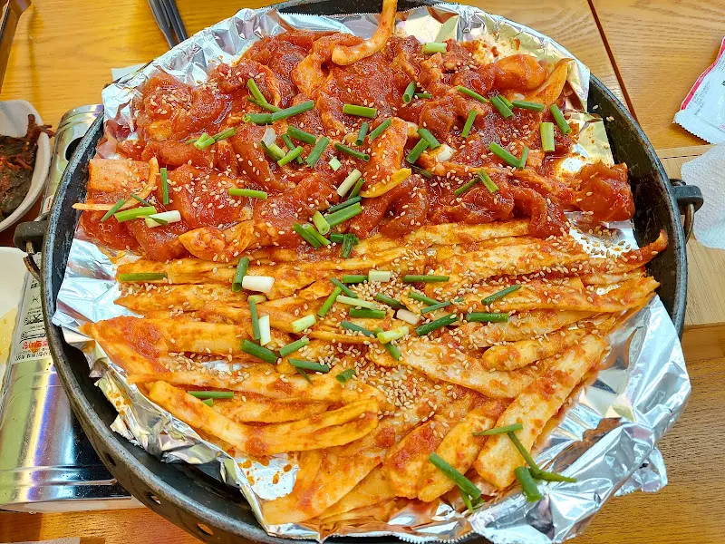 향긋한 더덕과 달콤 짭짤한 불고기의 조화, 더덕불고기