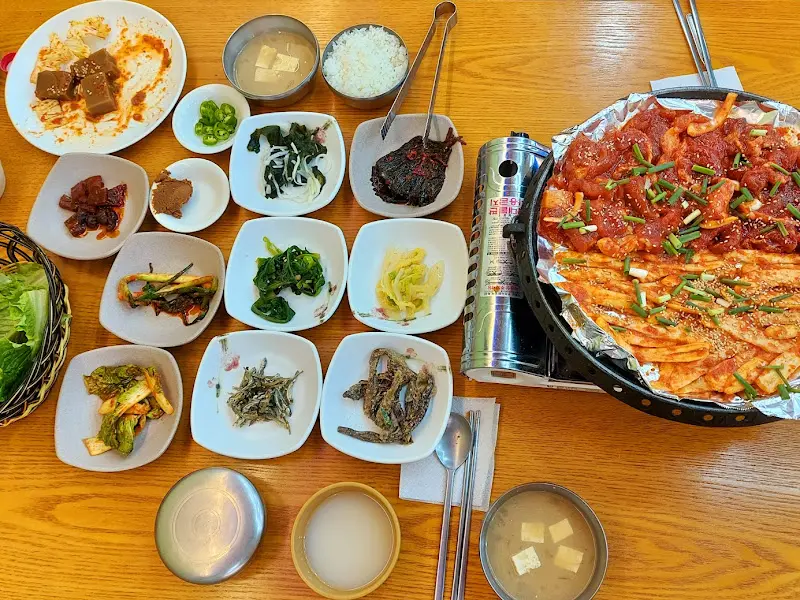 더덕불고기 정식 한 상차림