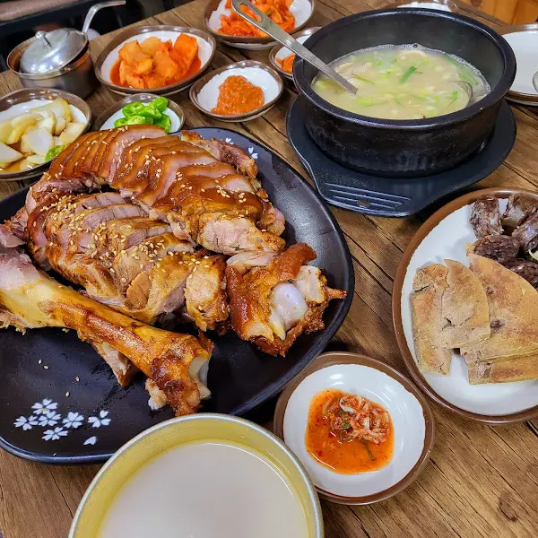 족발, 막국수, 순대 세트
