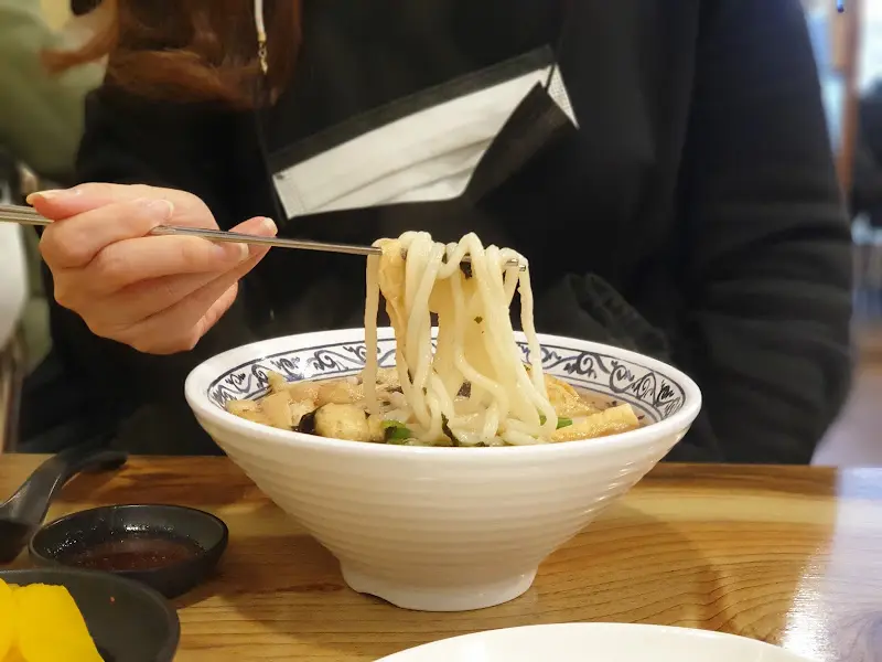 면발 들어올리는 모습 2