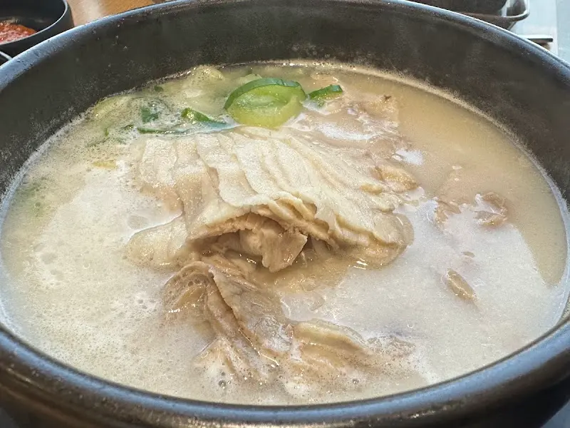 뚝배기에 담긴 돼지국밥