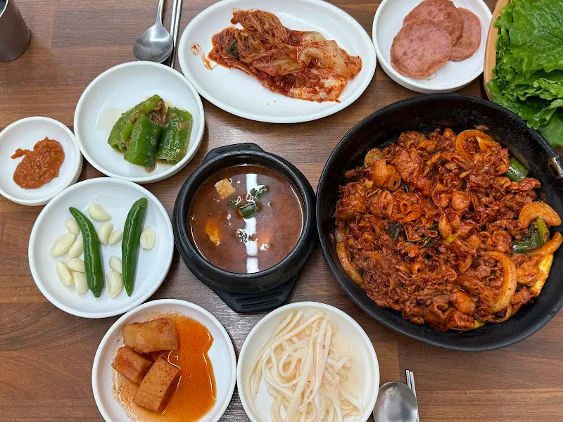 불백 정식 한 상 차림