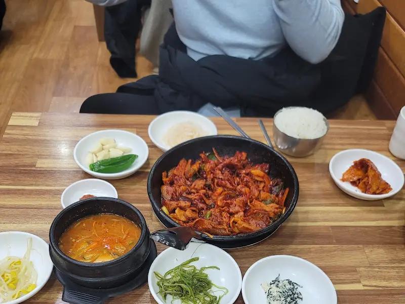 푸짐한 불백 한 상