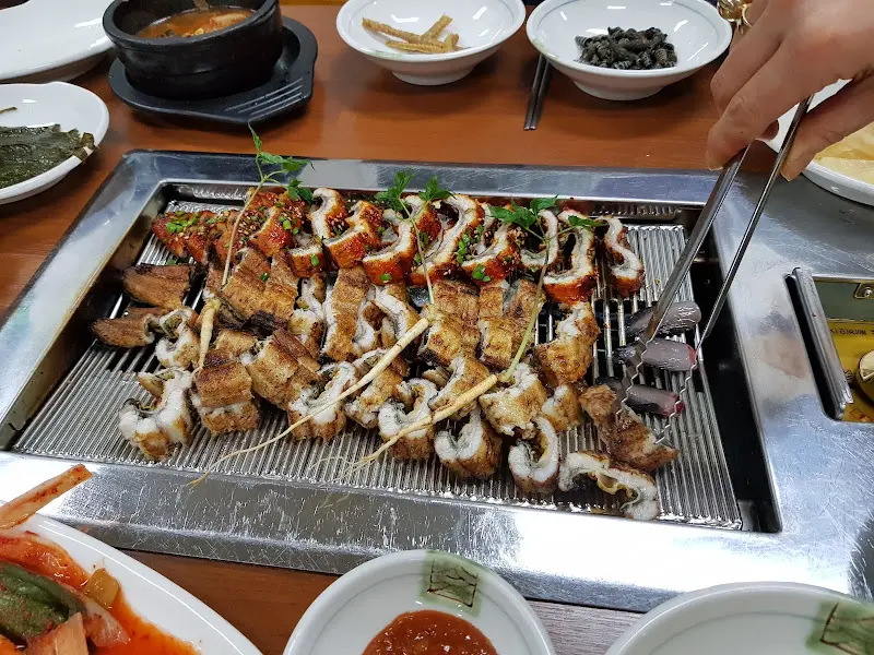 장어 한 상 차림