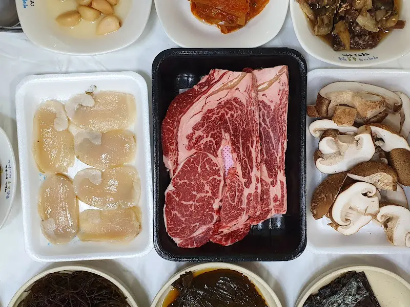 푸짐한 장흥삼합 한 상 차림