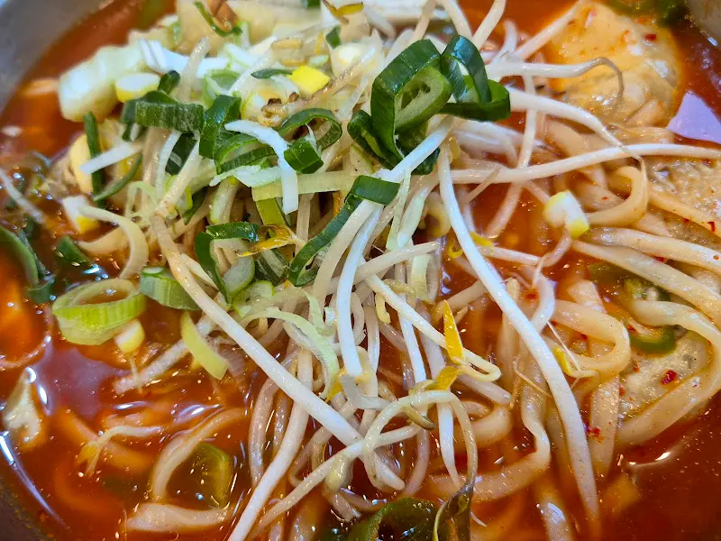 매운 닭칼국수
