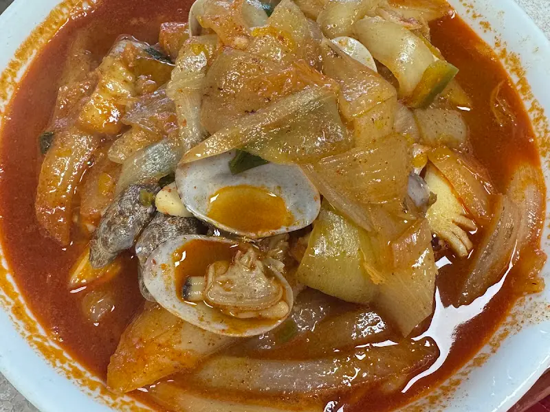 해산물이 듬뿍 들어간 짬뽕밥