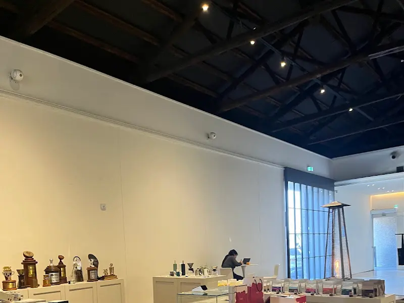 굿즈 판매 공간