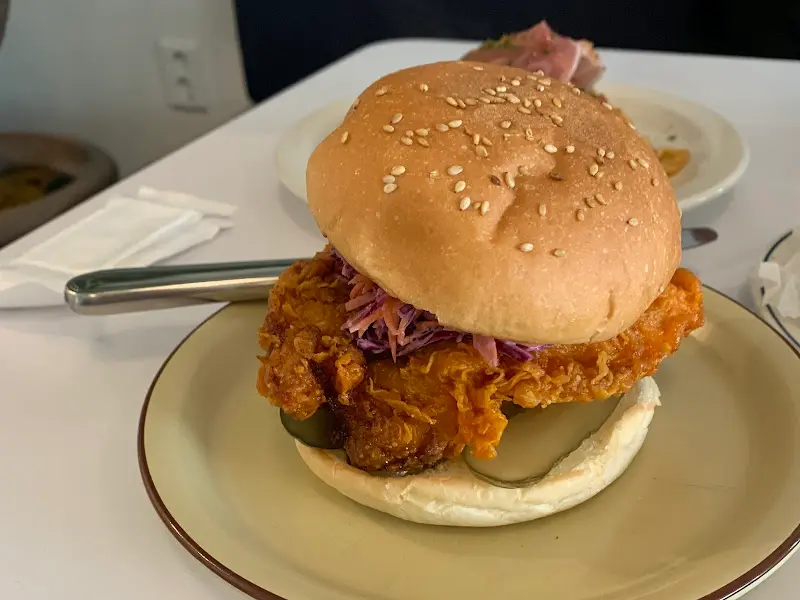 독특한 미트 소스 햄버거