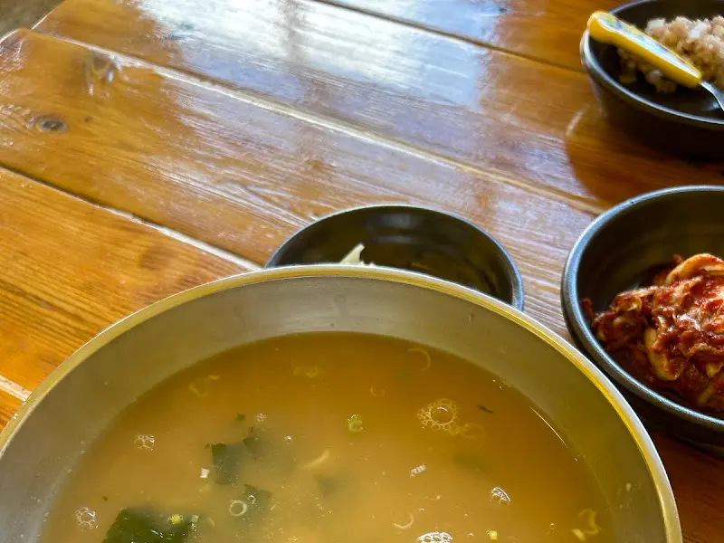 황태칼국수와 반찬