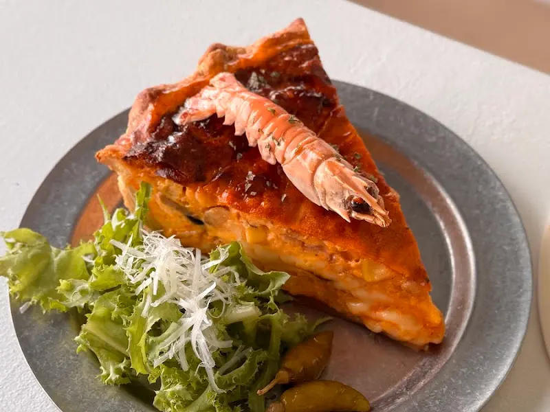 딱새우 로제 키쉬의 아름다운 모습