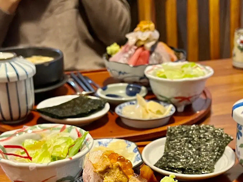 카이센동 한 상 차림