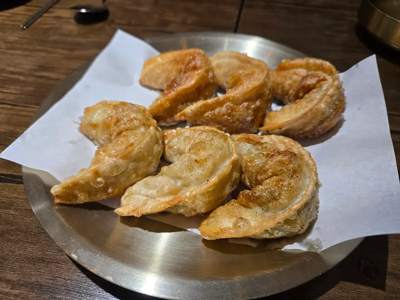 황금빛 튀김만두