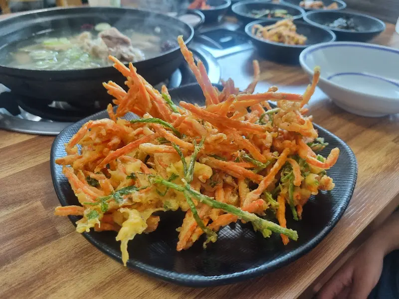 야채튀김과 닭볶음탕