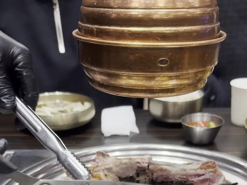돼지갈비 굽는 모습