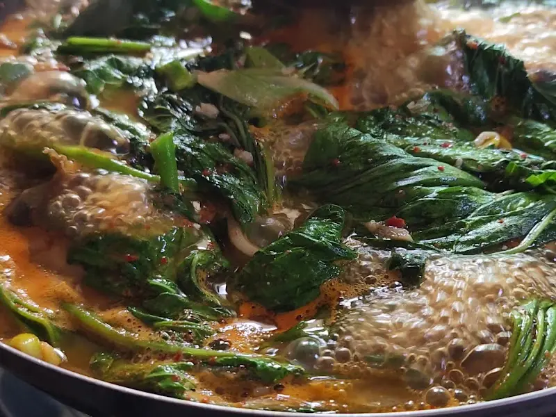 보글보글 끓고 있는 복어탕