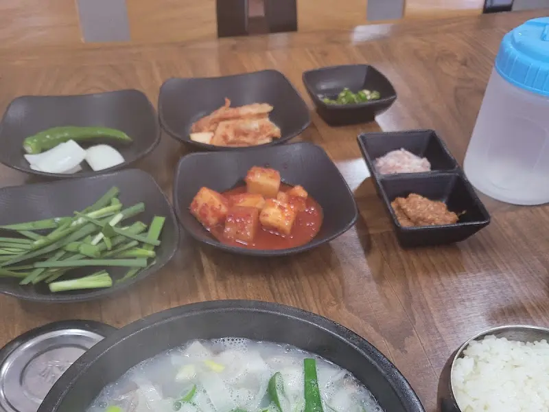 돼지국밥 근접 사진