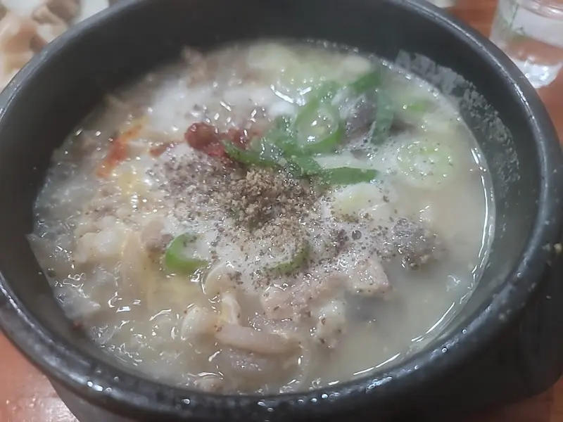 다진 양념이 들어간 순대국