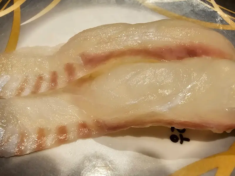 신선함이 느껴지는 흰살 생선 초밥