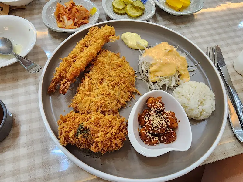 다양한 종류의 돈까스