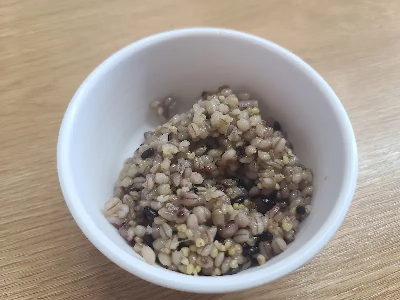 입맛을 돋우는 앙증맞은 보리밥