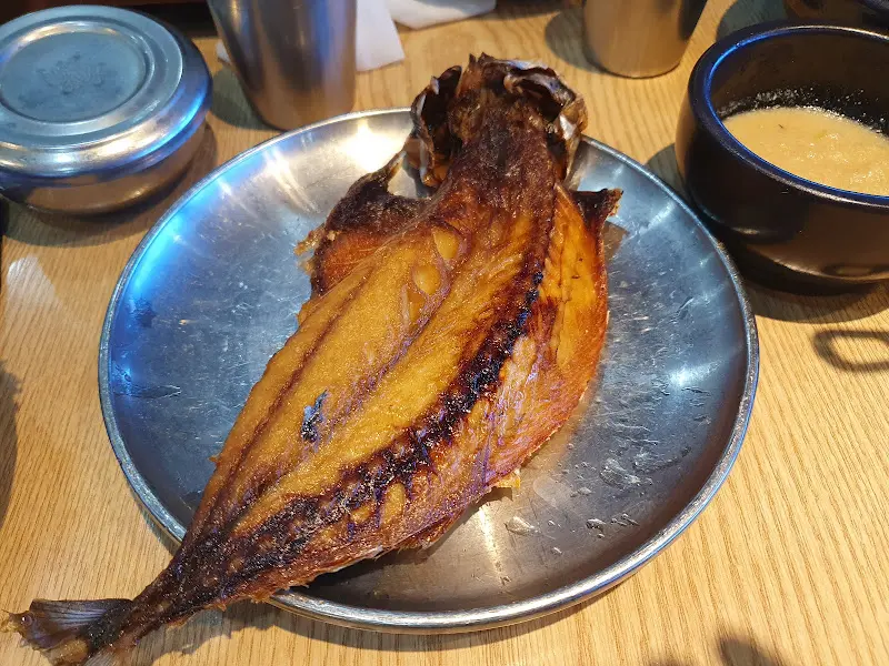 윤기가 흐르는 고등어구이