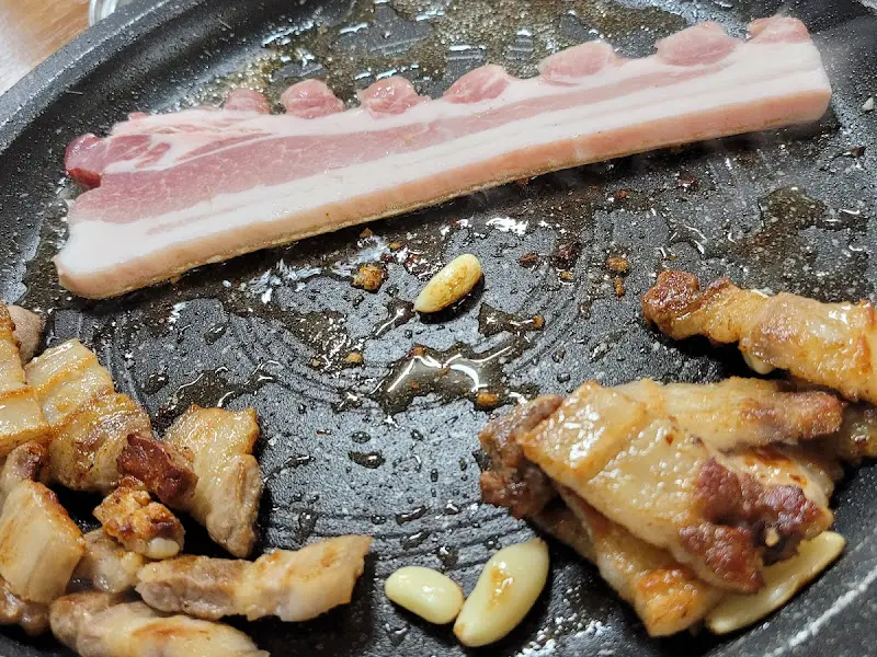 맛있게 익어가는 주물럭