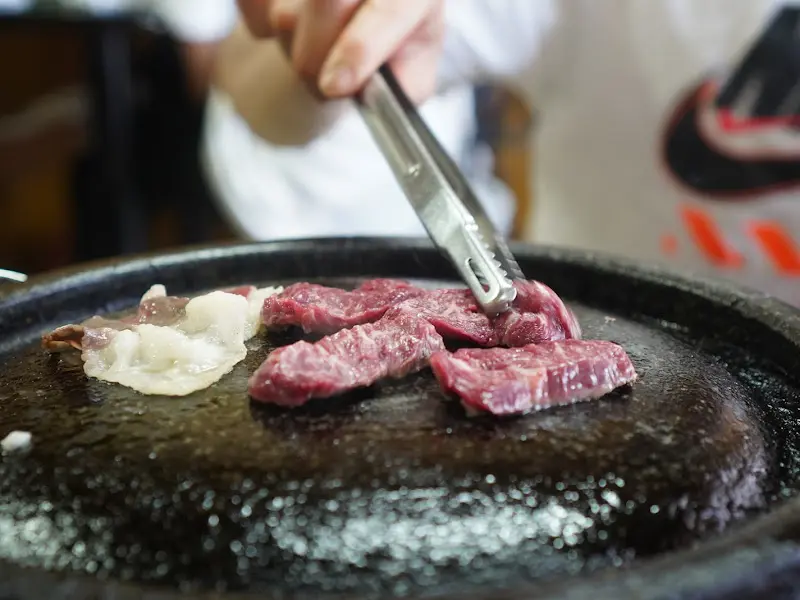 불판 위에서 구워지는 안창살