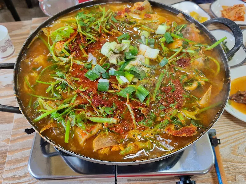 매운탕 한 상 차림