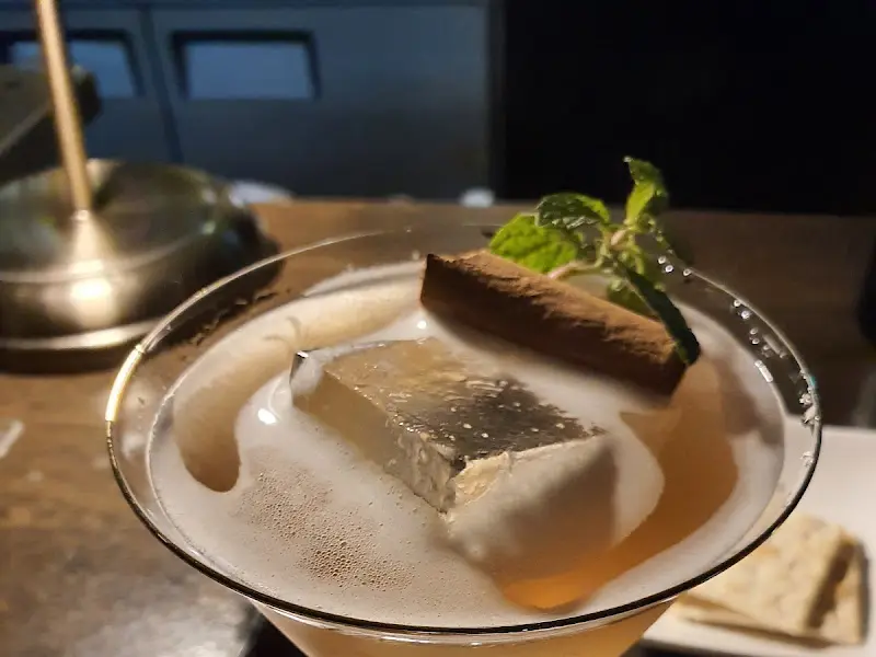 예술 작품 같은 칵테일
