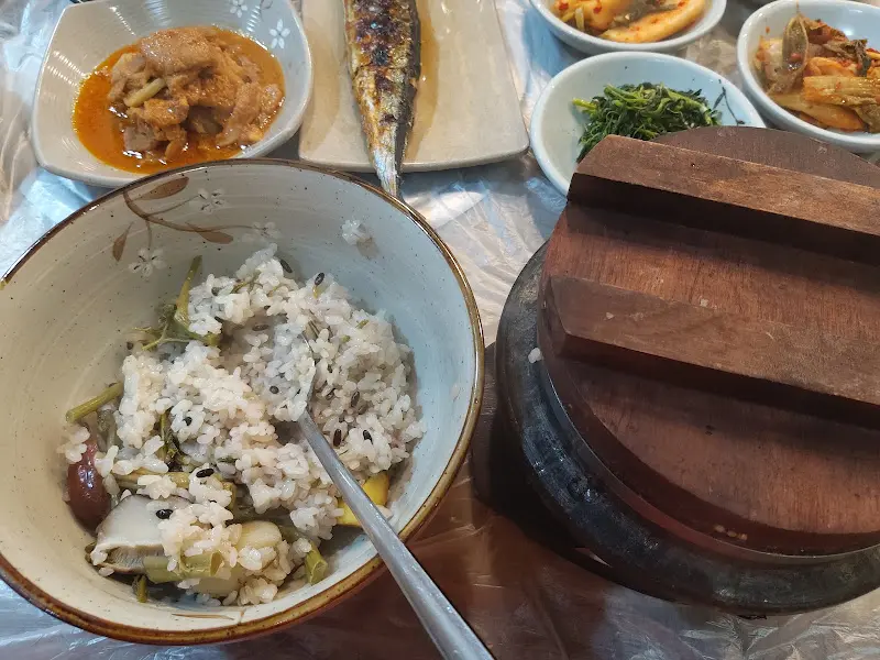 돌솥밥 비빔밥