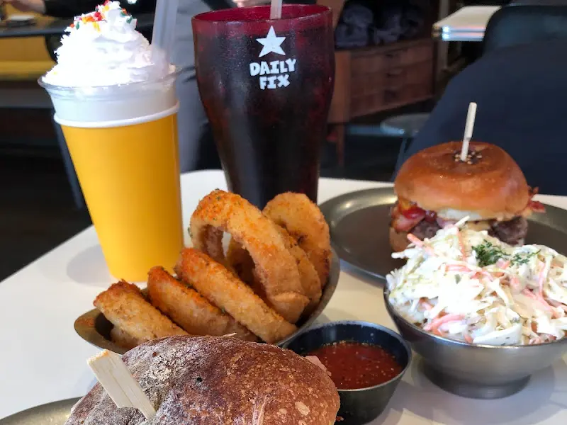 데일리픽스 음료와 사이드 메뉴