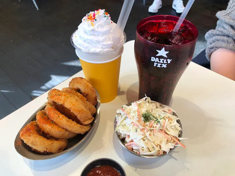 음료와 사이드 메뉴