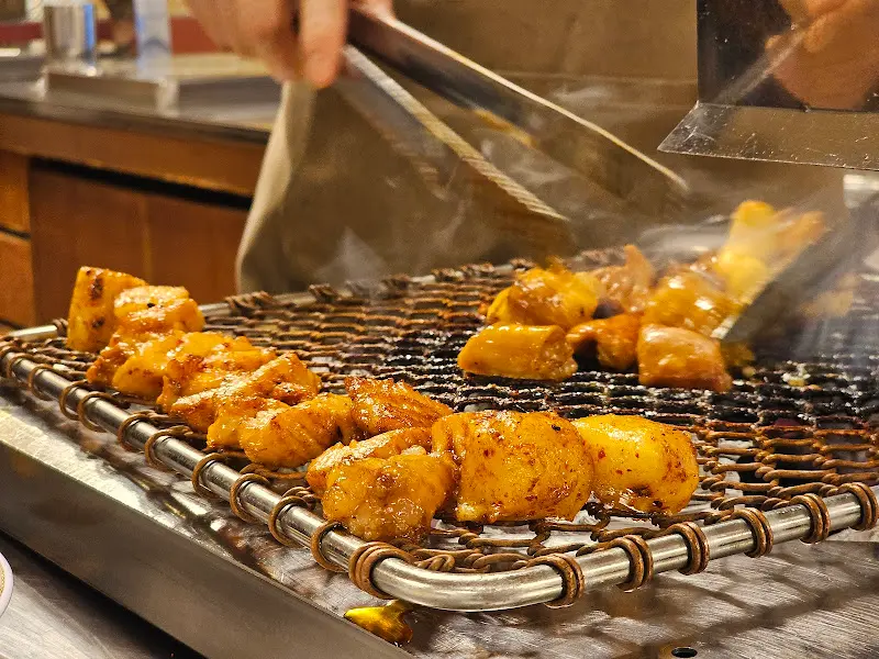 숯불 위에서 익어가는 특양