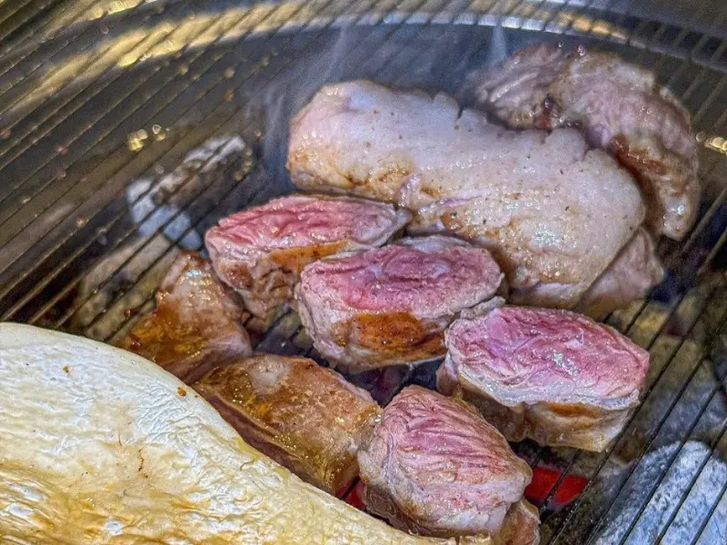 흑돼지의 환상적인 마블링