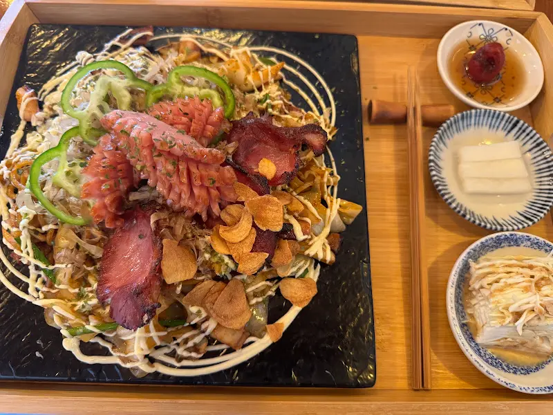 푸짐한 BBQ 야끼소바