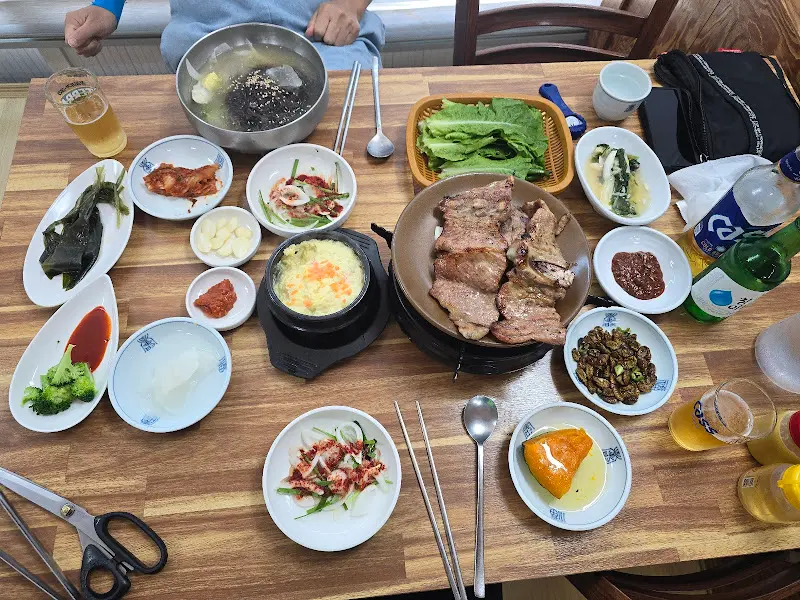 다채로운 곁들임 메뉴