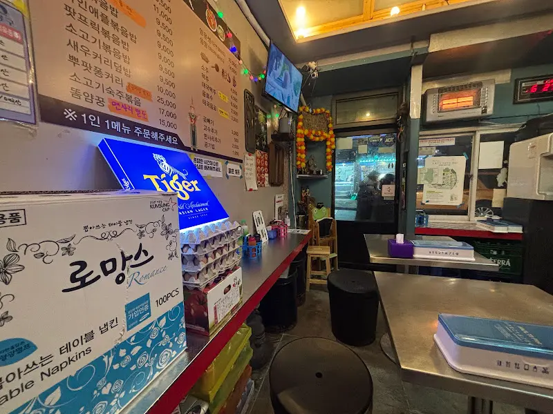 써이포차나 내부 전경