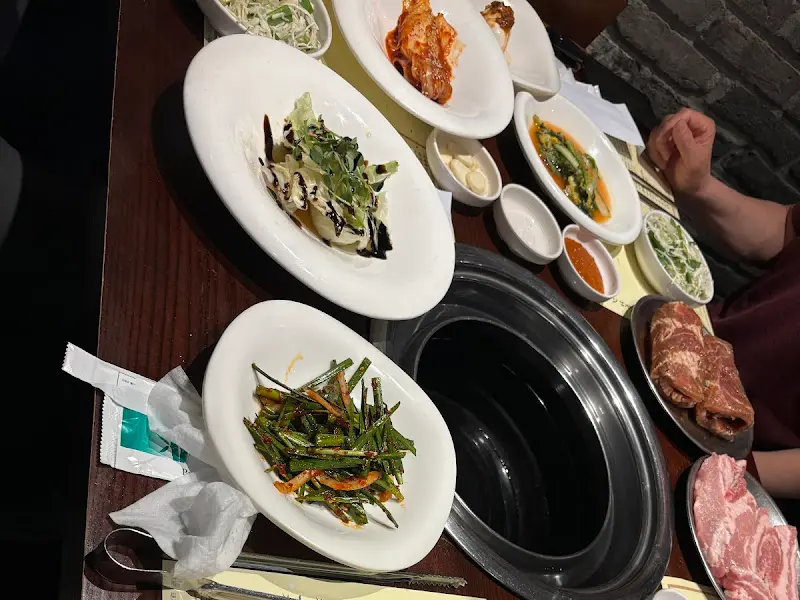 육산의 정갈한 밑반찬