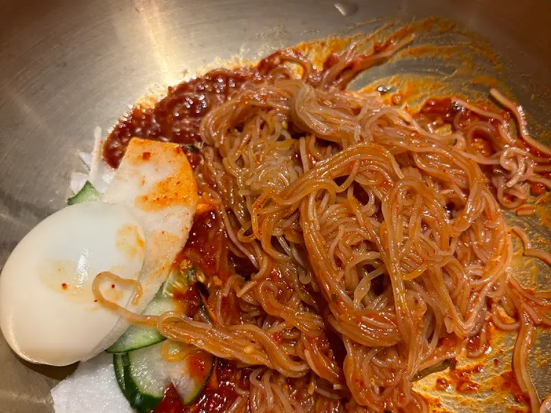 매콤달콤한 비빔냉면