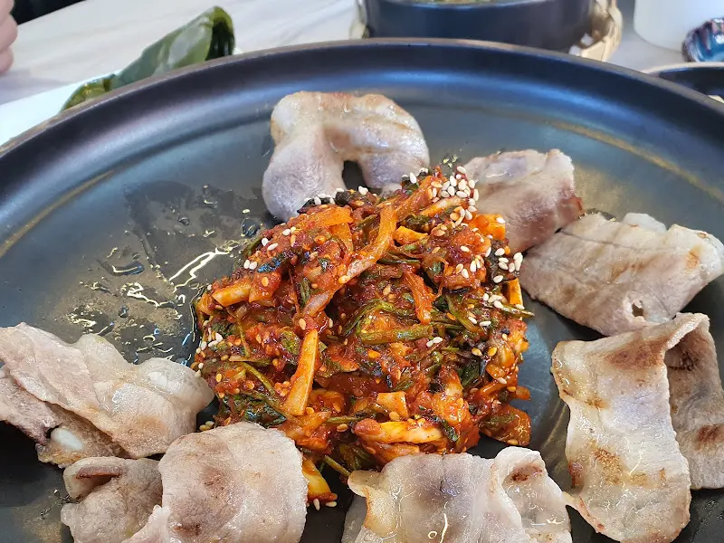 우렁쌈과 대패삼겹살