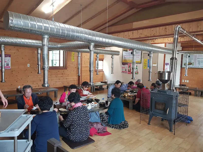 식당 내부 전경