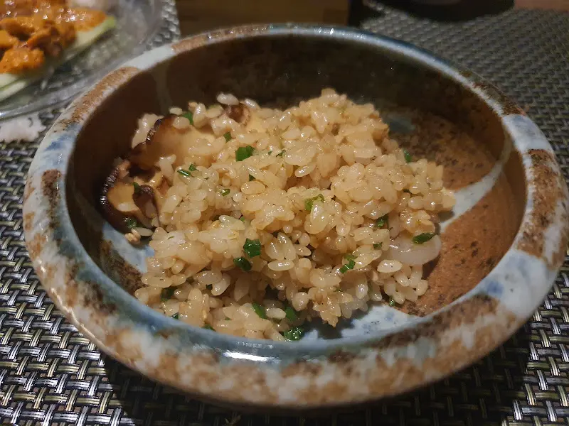 윤기가 흐르는 밥