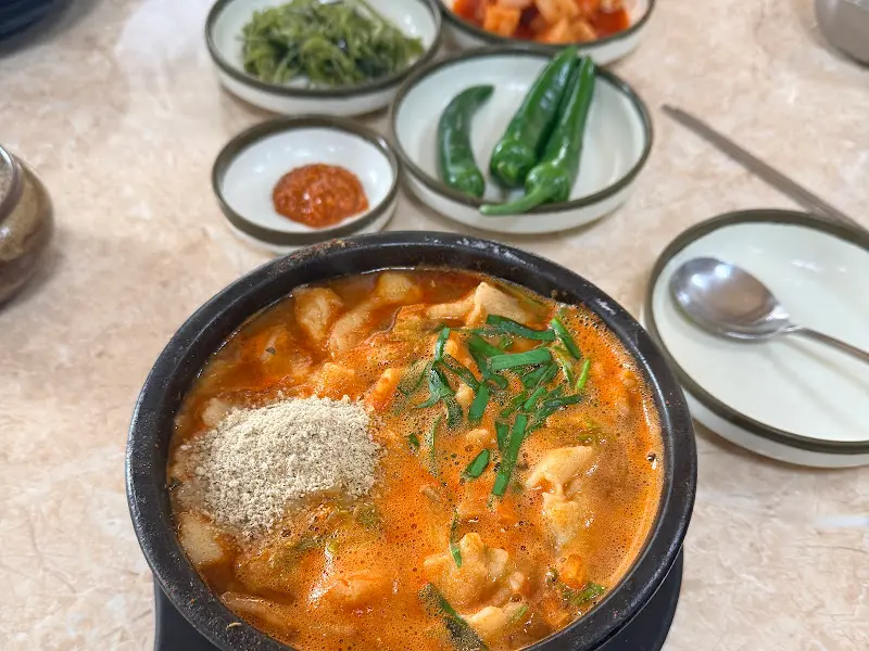 어탕수제비 한 상 차림