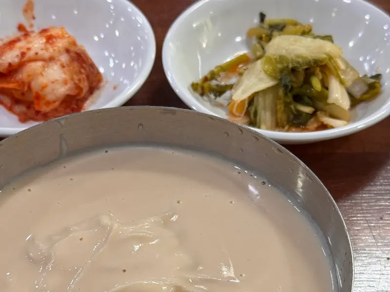 기본 콩국수의 모습